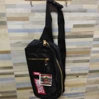 ราคา กระเป๋าคาดอกคาดเอว MARVEL แท้ มือสองสภาพสวย (3516520781)