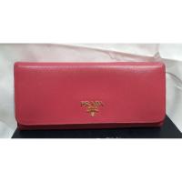 ราคา กระเป๋า Prada กระเป๋าสตางค์ยาว กระเป๋าตังค์ Prada saffiano long wallet สี Peonia มือสอง ของแท้ 100% (7363456363)