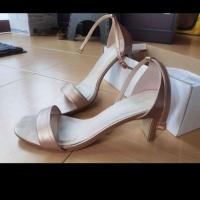 ราคา รองเท้าส้นสูง VNC แท้ (19334933708)
