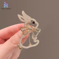 ราคา เข็มกลัดรูปกระต่ายVintageน่ารักพร้อมมุกSwarovski เสริมลุคแฟชั่นหรือเป็นของขวัญ (52101091886)