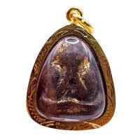 ราคา K219 จี้พระ พระปิดตา หลวงพ่อแก้ว พิมพ์เล็ก หลังแบบ เนื้อผงคลุกรัก วัดเครือวัลย์ จ.ชลบุรี ขนาด 2.5x3 cm. เลี่ยม กรอบพระ (25345210400)