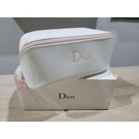 ราคา พร้อมส่งแท้ % กระเป๋าเครื่องสำอางค์ Dior สีขาวซิปดาว (5091882488)