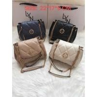 ราคา Lynกระเป๋าสะพายทรงหรูดูไฮสายสะพายโซ่ Size:8.5นิ้ว5 สี : ดำ กรม ครีม ขาว (9374149842)