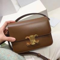 ราคา พร้อมส่ง กระเป๋าสะพายหนังแท้ Triomphe crossbody bag (27425303729)