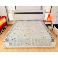 ราคา ผ้าปูรองนอน/รองกันเปื้อน/รองโซฟา ขนาด 5ฟุต เอิร์ธโทนสีเทาลายการ์ตูนน้องหมา (สภาพใหม่) มือสองสภาพดี เกาหลีแท้ (56300897847)