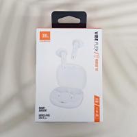 ราคา [JBL®] Vibe Flex Wireless Earbuds, White เจบีแอล หูฟังบูลทูธไร้สาย (24773637409)