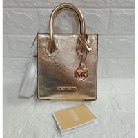 ราคา กระเป๋า Michael Kors Mercer XS Pale Gold แท้ % ของใหม่มือ (29903858579)