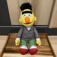 ราคา NEW ตุ๊กตา Kaws x Sesame Street Uniqlo BERT ของแท้ (17958481353)