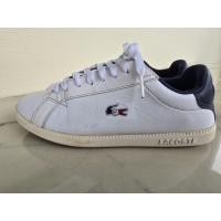 ราคา รองเท้าผ้าใบ Lacoste Graduate สีขาวตัดกับสีกรมท่า (42025800791)