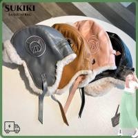 ราคา หมวกป้องกันหู SUKIKI แบบหนังขนยาวPU สำหรับปั่นจักรยาน กันลม ใช้ในฤดูหนาวและOutdoor (46702139513)