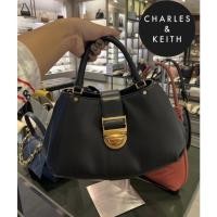 ราคา กระเป๋าทรงCharles&keith Saleจาก 3,390.- เหลือ 1,590.- (20617588312)