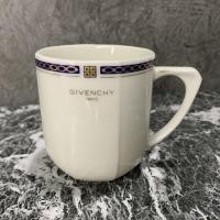 ราคา แก้วมัค Givenchy ของแท้ สภาพตามการใช้งาน (9216392979)