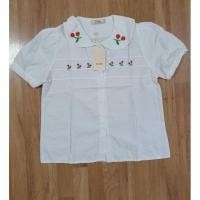 ราคา เสื้อเชิ้ตสีขาวคอบัวปักลายเชอร์รี่ ป้าย chom (19525475157)