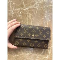 ราคา (Used likew New) กระเป๋าสตางค์ Louis Vuitton - Porte-Tresor Etui Papiers wallet (Monogram Canvas Brown) (27375090499)