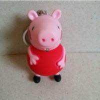 ราคา พวงกุญแจ ลาย Peppa Pig เป๊ปป้าพิก กดปุ่ม มีไฟ มีเสียง ขนาดสูง 2 นิ้ว (506290240)