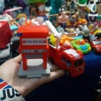 ราคา ของเล่น diorama ยานพาหนะรถดับเพลิงสถานีดับเพลิง tomica mcd (25795691432)