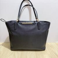 ราคา ส่งต่อ ของแท้ กระเป๋า COACH 29002 MADISON SAFFIANO LEATHER EAST/WEST TOTE สีดำ Used มือสอง (56951056187)