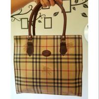 ราคา กระเป๋า burberry มือสอง (1947407209)