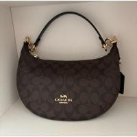 ราคา กระเป๋าสะพายไหล่ Coach ทรงพอช Half moon (40558729408)