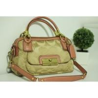 ราคา Coach hand bag จาก Shop Coach USA (1118937801)