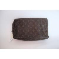 ราคา LV แท้ มือ2 กระเป๋าถือใบใหญ่ เครื่องสำอางค์ ลอกด้านใน (10919954065)