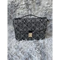 ราคา กระเป๋ามือสองแบรนด์ Louis vuitton งานเกรด top miror สะพายข้าง ราคาถูกสุด (13671746150)