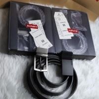 ราคา เซ็ทเข็มขัด Levi's มีหัวเปลี่ยน 2หัว สีดำ (4607755213)