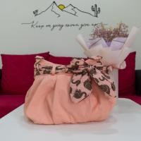 ราคา NARAYA กระเป๋าสะพายนารายา (มือสอง) (24074301480)