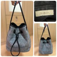 ราคา ส่งต่อ กาะเป๋า HUSHUSH ขนาด 8 x 9” (ด้านนอกเป็นผ้าค่ะ) (28728082930)