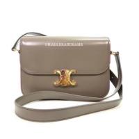 ราคา New celine triomphe medium สี pebble (21678910391)