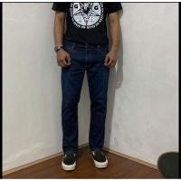 ราคา กางเกงยีนส์ริมแดง UNIQLO (42852672690)