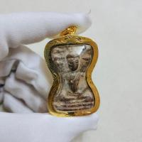 ราคา จี้พระกรุมเหศวร พิมพ์ใหญ่ เนื้อชินสนิมแดงเก่า เลี่ยมกรอบทองไมคร่อนอย่างด (19588758735)