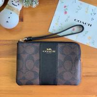 ราคา พร้อมส่งกระเป๋า COACH CORNER ZIP WRISTLET IN C SIGNATURE CANVAS คล้องมือไซส์ S 1 zip (28606499122)