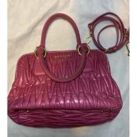 ราคา กระเป๋าสะพาย หนังแท้ มือสอง Miu Miu (18830113283)