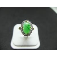 ราคา แหวนหยกพม่า ล้อมเพชรกุหลาบ (1706257402)