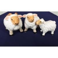 ราคา เซรามิค ตุ๊กตา ครอบครัวแกะ พ่อแม่ลูก งานดีน่ารักอบอุ่น (837211642)