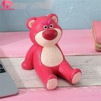 ราคา Lunanova Strawberry Bear ที่วางโทรศัพท์มือถือ,ท่านั่งLotso Action Figure,อุปกรณ์เสริมโทรศัพท์ที่วางสมาร์ทโฟน PVC Strawberry Bear Desktop Decor (25084951259)