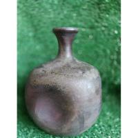 ราคา แจกันดินเผา โทกคุริ" (徳利) ซึ่งเป็นภาชนะใส่สาเกของญี่ปุ่นที่มีลักษณะคอแคบและส่วนล่างป่อง  (41360426617)