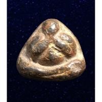 ราคา พระปิดตา หลวงพ่อโตแข้งซ้อน วัดเนินสุทธาวาส ชลบุรี เนื้อตะกั่ว (18703759721)