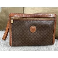 ราคา Vintage 1990's Authentic Celine Macadam Clutch Bag ของแท้ Made in Italy กระเป๋าถือ มีสายคล้องมือ (42518808775)