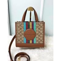 ราคา Coach Dempsey Tote 22 In Signature Jacquard With Stripe And Coach Patch (10469570223)
