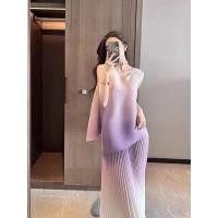ราคา Issey Miyake ชุดกระโปรงพลีท สีม่วง เรียบง่าย สองชิ้น แฟชั่นฤดูร้อน สําหรับสตรี 2023 (22290351573)