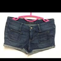 ราคา กางเกงยีนส์ ขาสั้น เอวต่ำ Guess ของแท้ (1840675506)