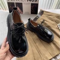 ราคา (พร้อมส่งจากไทย) (CODE: WALK3IN ลด 45฿) ขอบนวมนิ่ม พื้นนุ่ม รองเท้าคัทชูหนังนิ่ม สีดำ พื้นสูง 4.5 ซม. รุ่น MOON (22309479951)