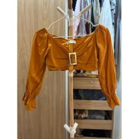 ราคา เสื้อครอป แขนยาว คอกว้าง สีส้มอิฐ แบรนด์ P.Store อก32-34 สภาพดี (24229250978)