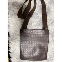 ราคา Salvatore Ferragamo crossbody *** ราคาเทขาดทุนปิดกิจการ งดต่อทุกกรณี แท้ทุกใบ*** (41807189912)