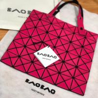 ราคา Used like new!! BAO BAO ISSEY MIYAKE 6x6 Matte Pink (2128197220)