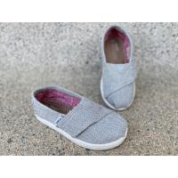 ราคา รองเท้าเด็กผู้หญิง มือสอง TOMS 15 cm. (22669314485)