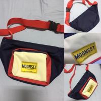 ราคา กระเป๋าคาดอก สีน้ำเงิน ขาว แดง MOONSET (2032009410)