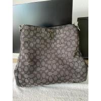 ราคา Coach กระเป๋าทรงช้อปปิ้งโค้ช ทรงถือหรือสะพายไหล่ได้ ผ้าลายซีสีดำอะไหล่เงิน และหนังสีดำอะไหล่ทอง (10487434067)